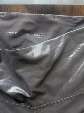 Old Navy Active Extra High-Rise Leggings in Dark Brown